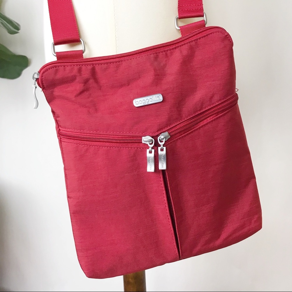 Baggallini | Red crossbody bag with wristlet